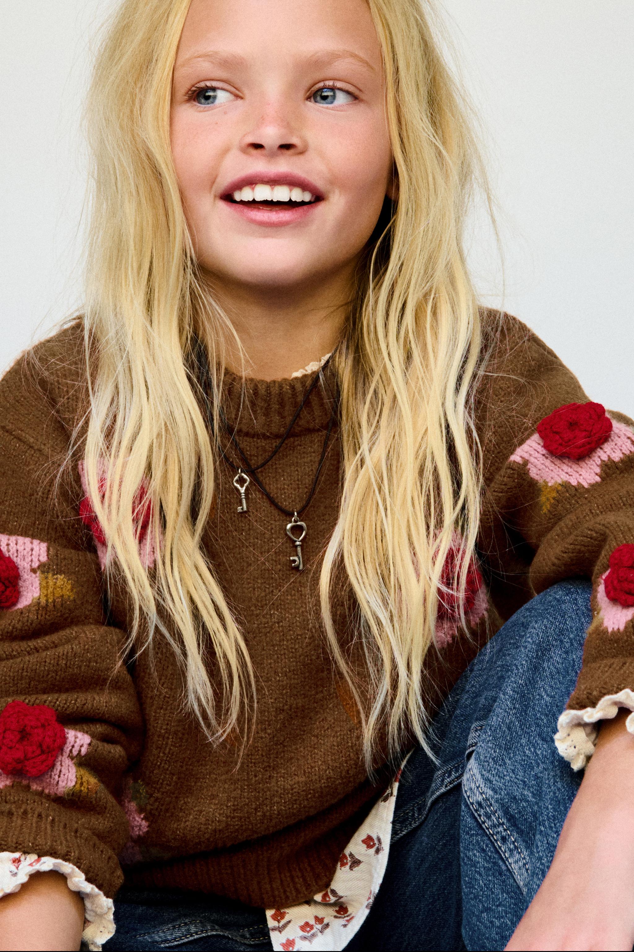 KNITTED JUMPER WITH EMBROIDERED FLOWERS